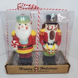 Salt & Pepper Shaker Santa Nutcracker Figurine 4 1/4 in high New NWT